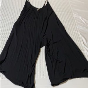 Pant suit Black loose thin material pantsuit.